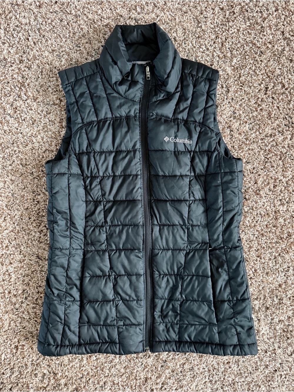 Columbia Women’s Thermal Coil Puffer Quilted Vest in Black, size Small